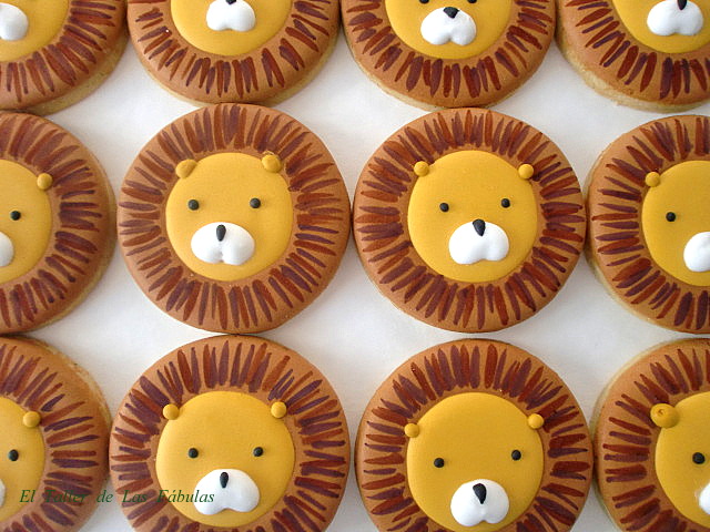 LEONES