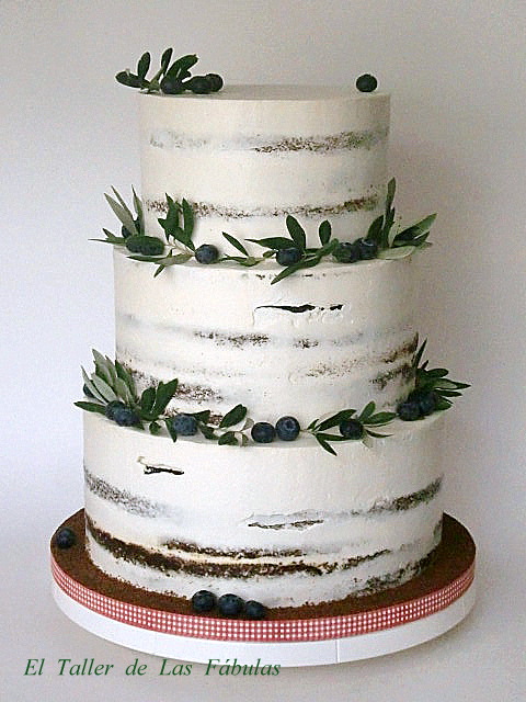 Wedding Naked Cake . Olivo y arándanos. 