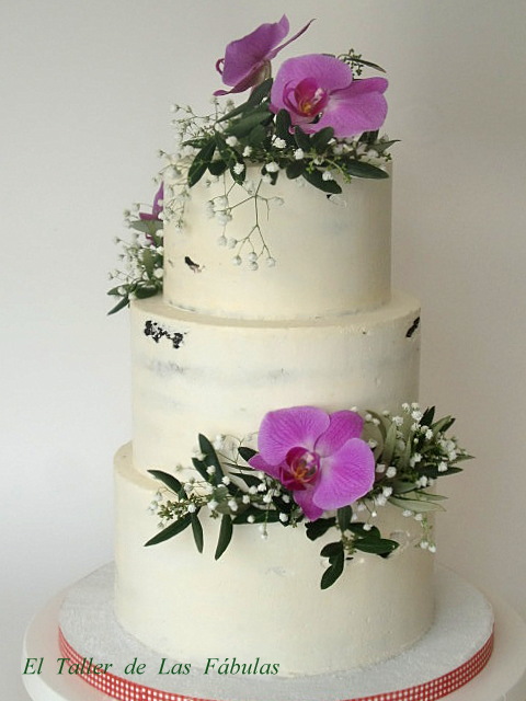 NACKED CAKE
