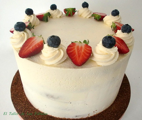 PASTEL CON FRUTAS