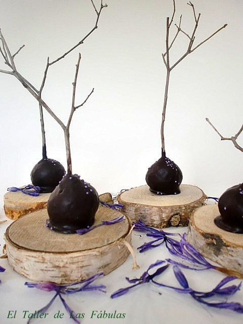 WEDDING CAKE POPS